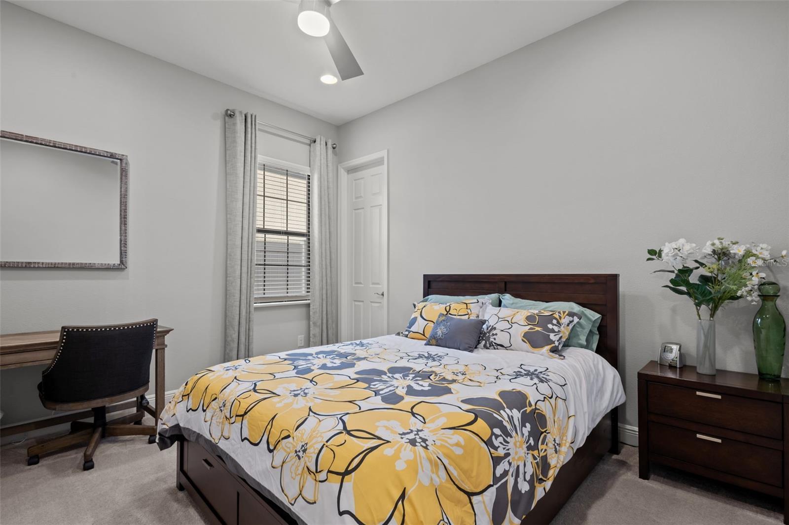 Image 22 of 29 For 823 Floresta Street