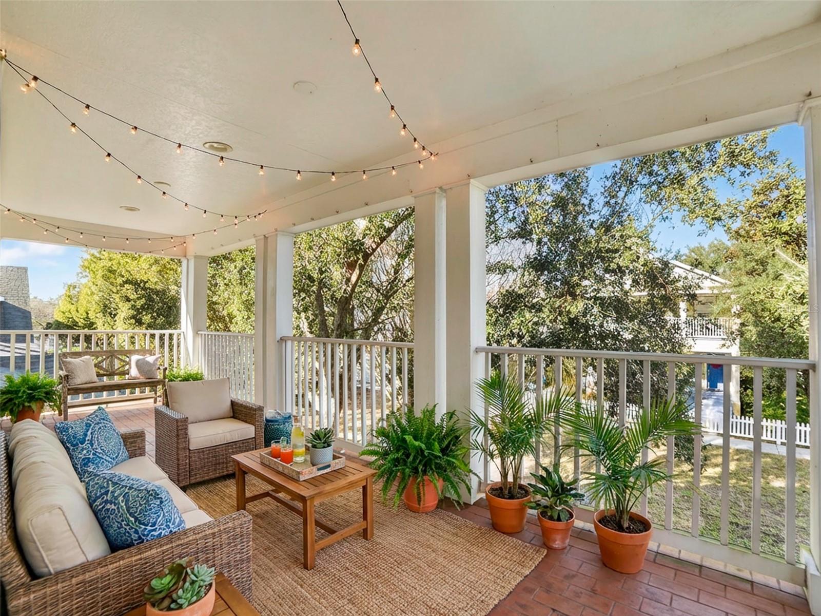 Listing photo id 14 for 16127 Bridgecrossing Drive