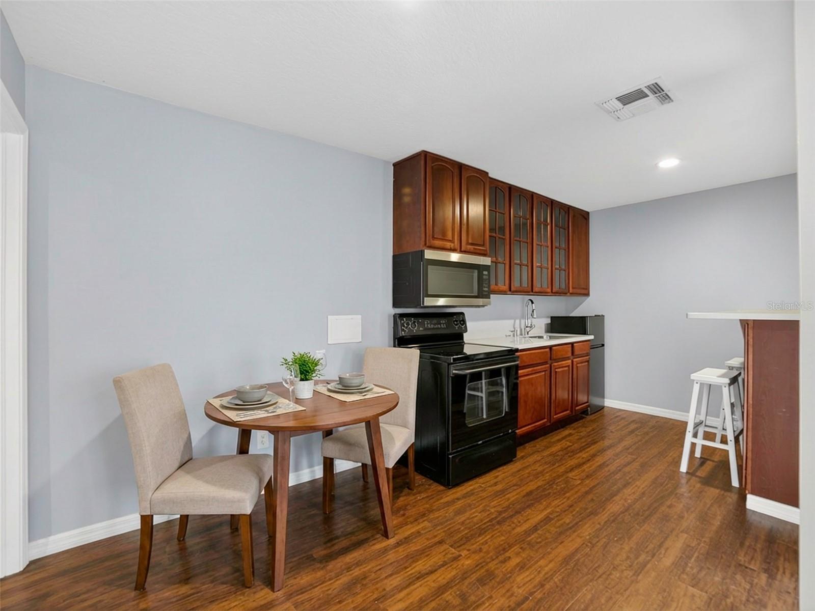 Listing photo id 21 for 16127 Bridgecrossing Drive