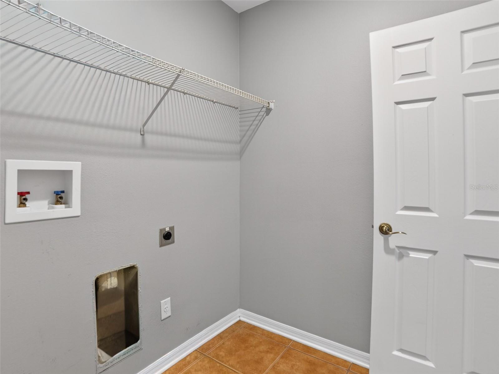 Listing photo id 25 for 16127 Bridgecrossing Drive