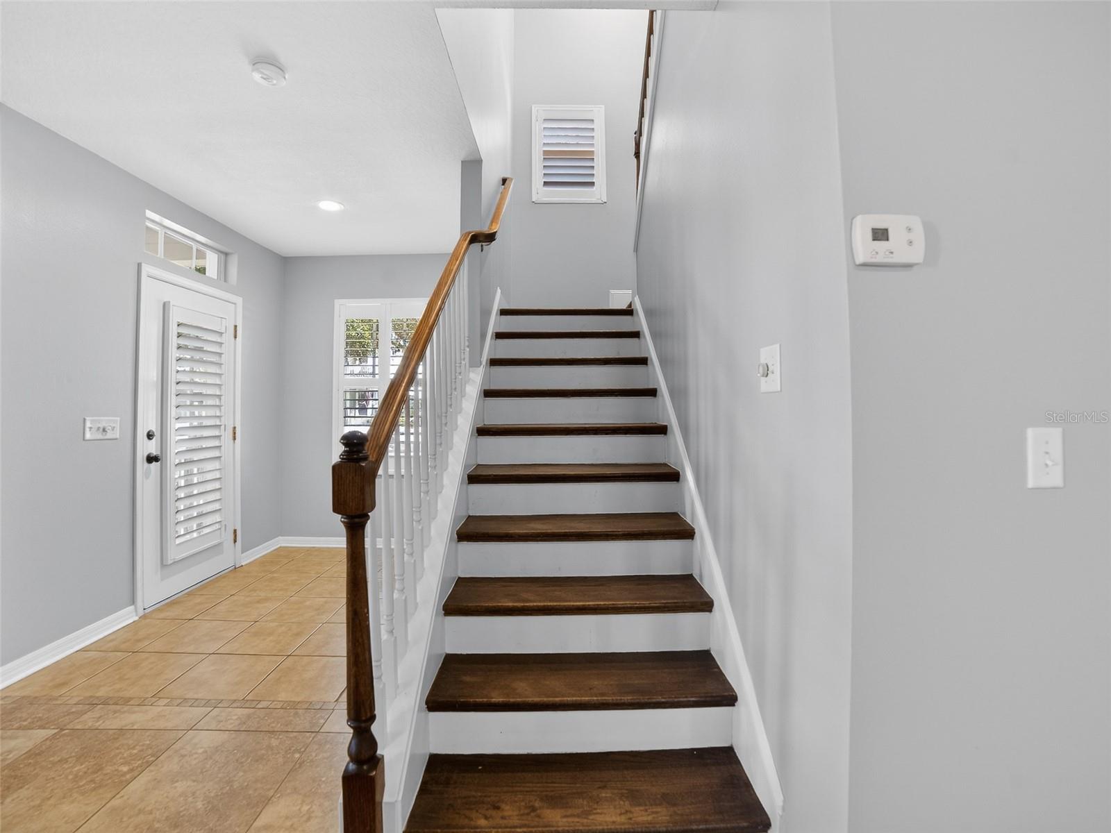 Listing photo id 2 for 16127 Bridgecrossing Drive