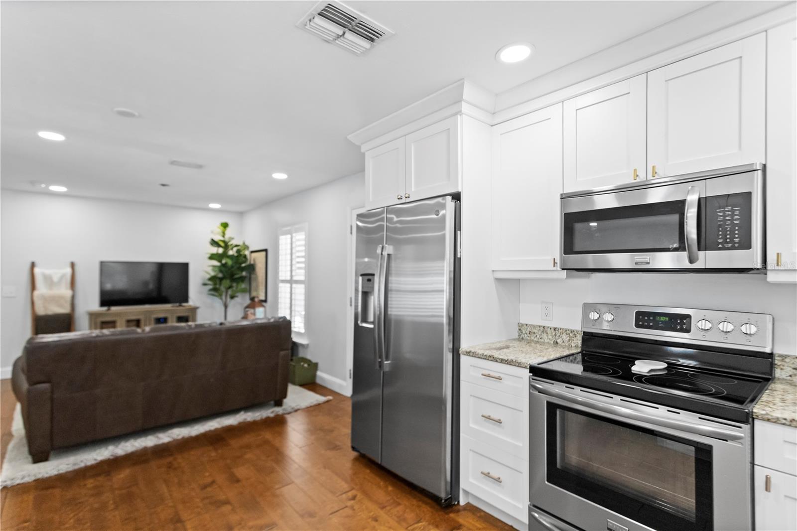 Image 11 of 29 For 5912 Switzer Avenue