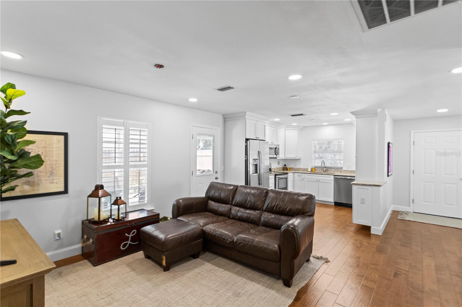 Image 15 of 29 For 5912 Switzer Avenue