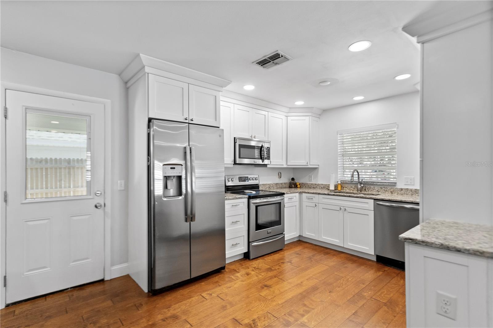 Image 8 of 29 For 5912 Switzer Avenue