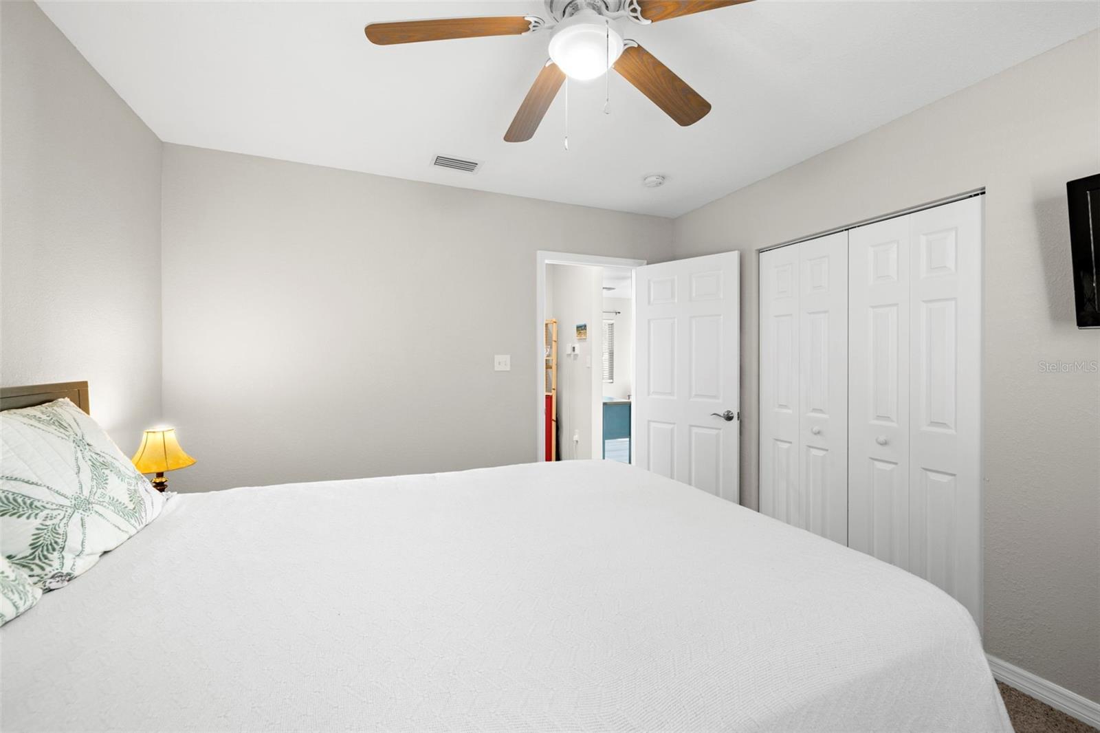 Image 17 of 37 For 5721 18th Avenue S