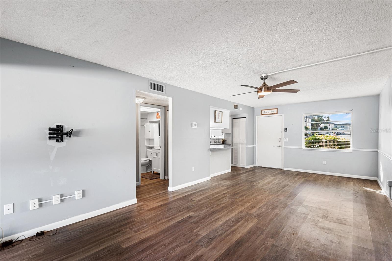 Image 10 of 28 For 1250 Pinellas Avenue 803