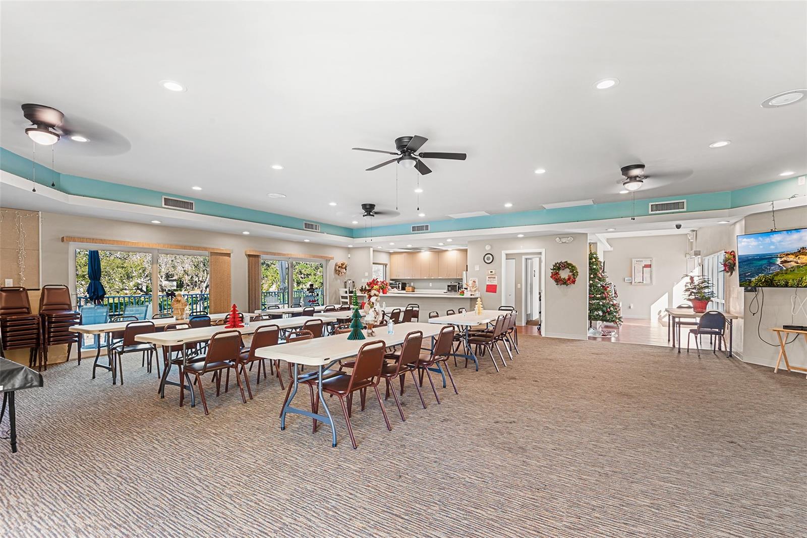 Image 18 of 28 For 1250 Pinellas Avenue 803