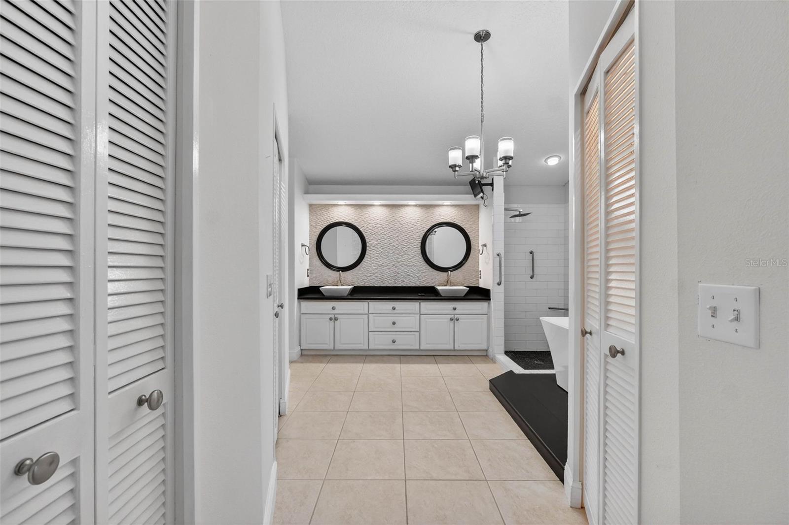 Image 49 of 100 For 1123 Hounds Run