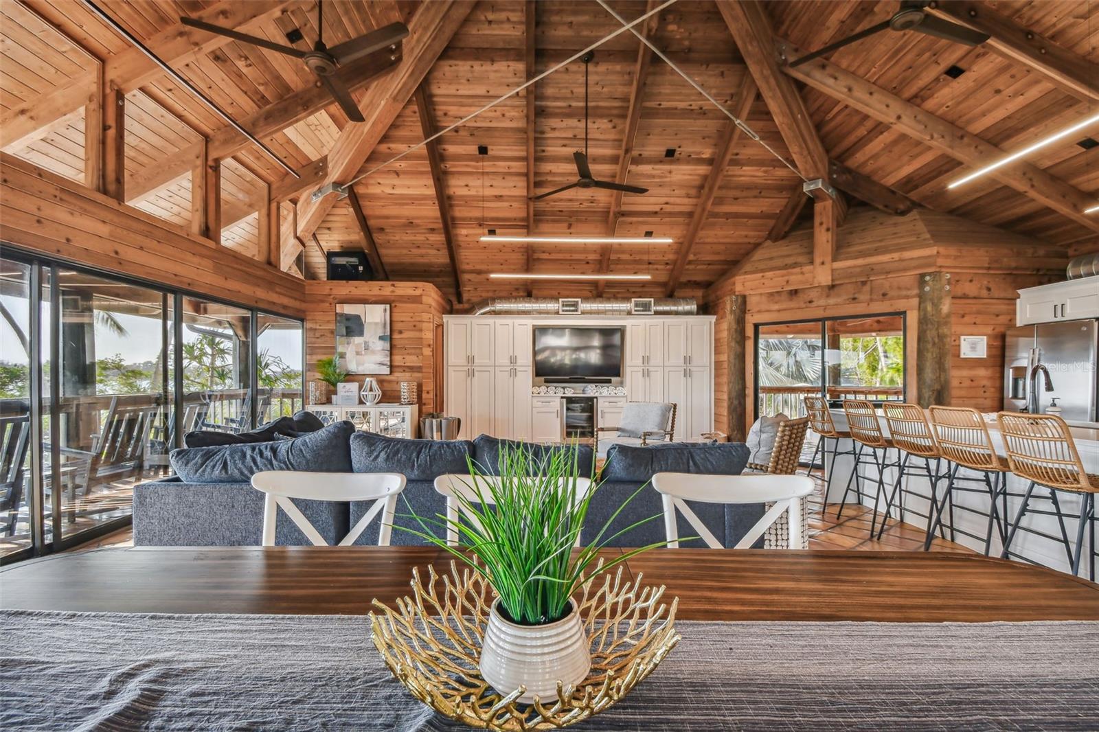 Image 22 of 100 For 7147 La Lenaire Drive