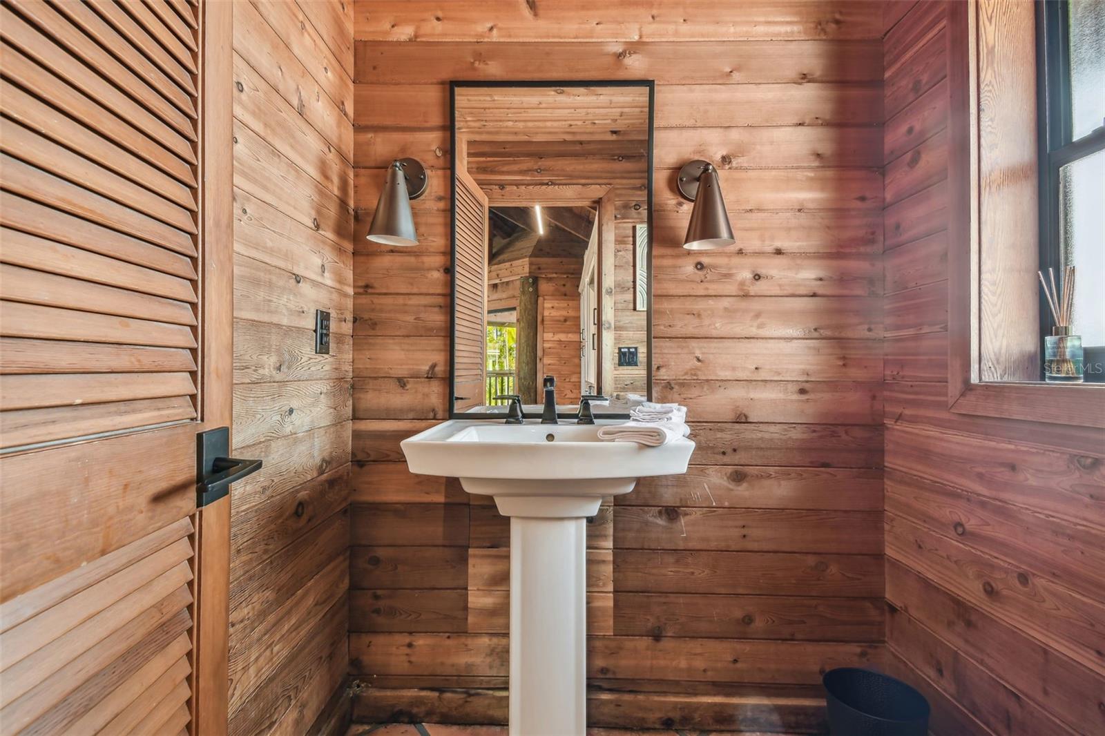 Image 27 of 100 For 7147 La Lenaire Drive