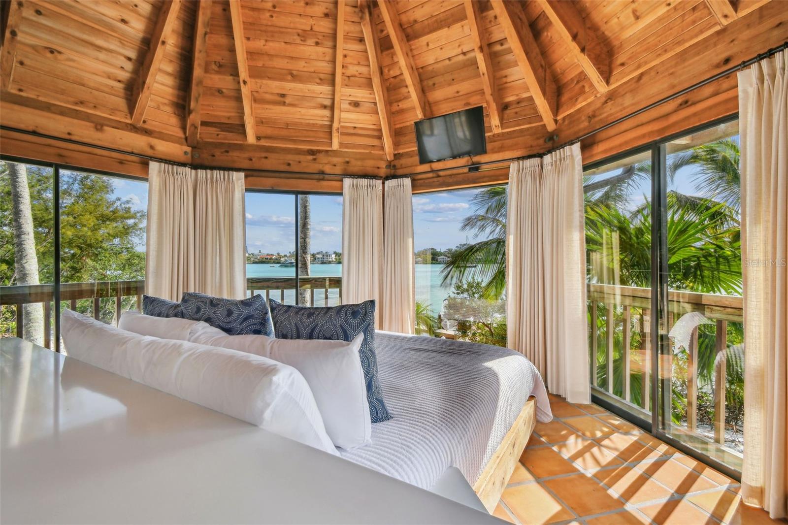 Image 7 of 100 For 7147 La Lenaire Drive