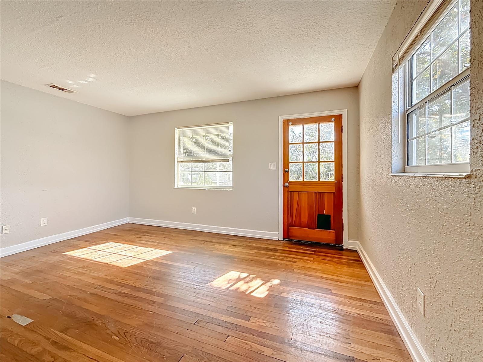 Image 18 of 62 For 6295 3rd Avenue S