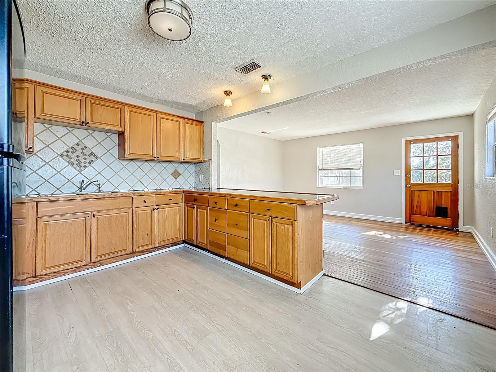 Image 22 of 62 For 6295 3rd Avenue S