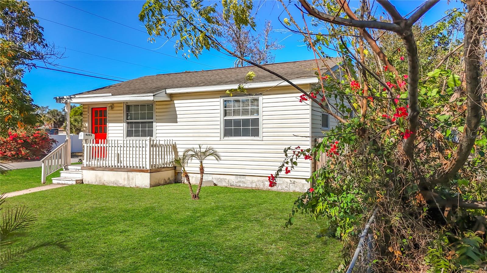 Image 4 of 62 For 6295 3rd Avenue S