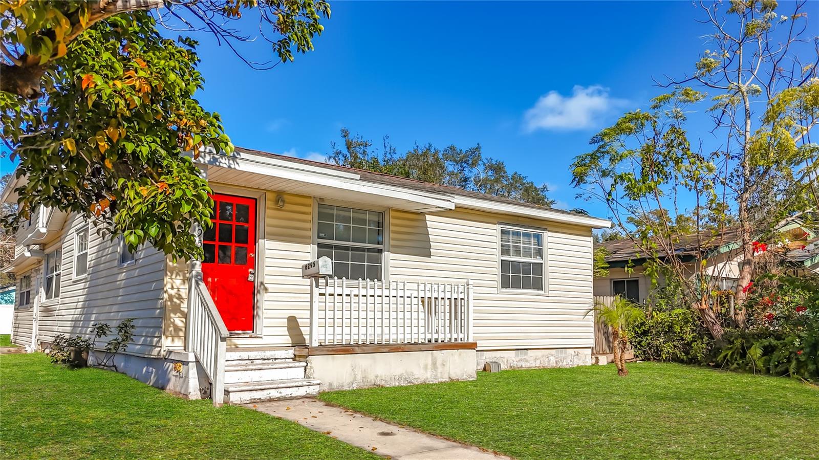 Image 5 of 62 For 6295 3rd Avenue S