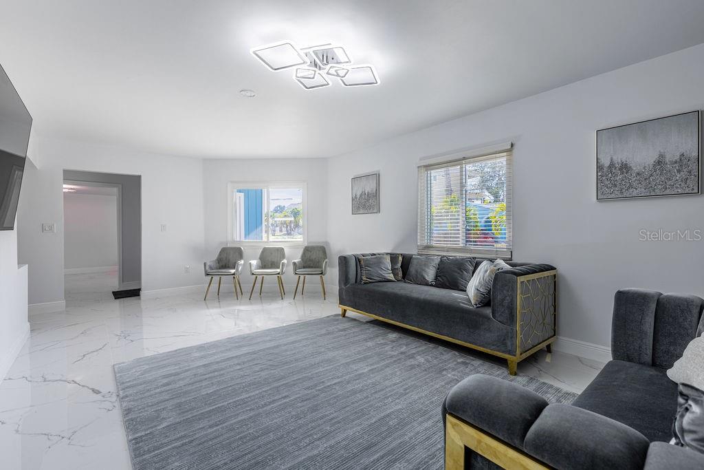 Image 4 of 26 For 14019 Parsley Drive