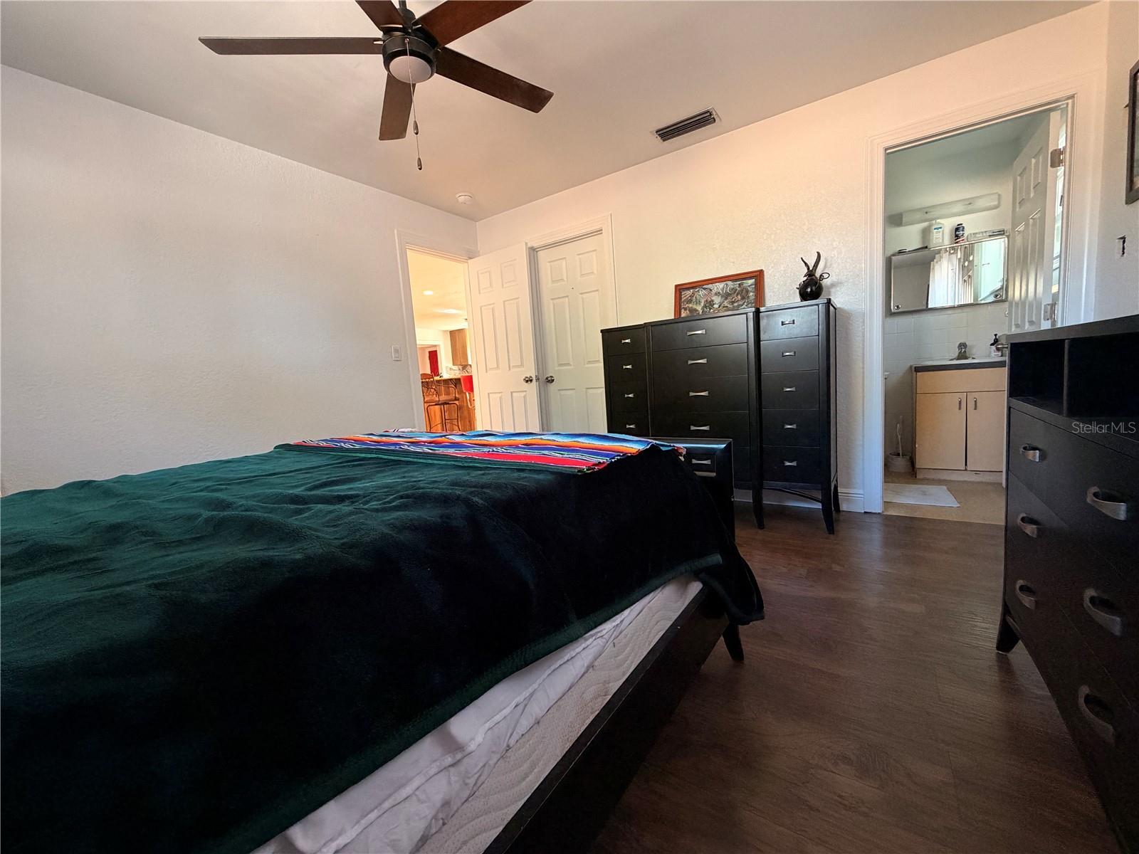 Image 16 of 32 For 1667 Dakota Avenue Ne