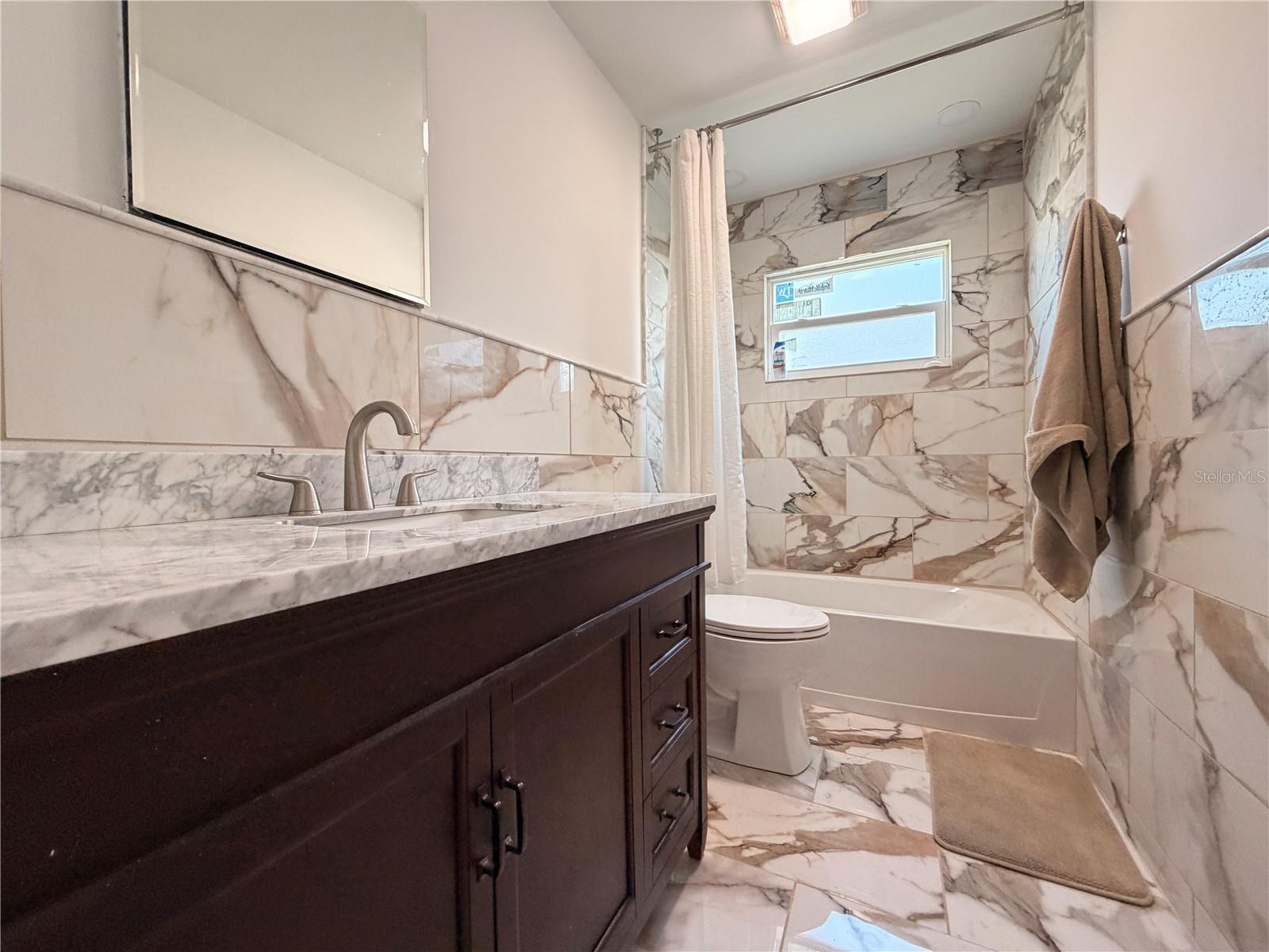 Image 23 of 32 For 1667 Dakota Avenue Ne