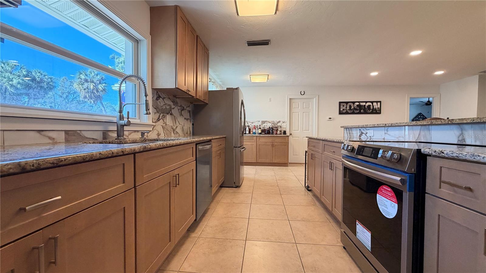 Image 4 of 32 For 1667 Dakota Avenue Ne