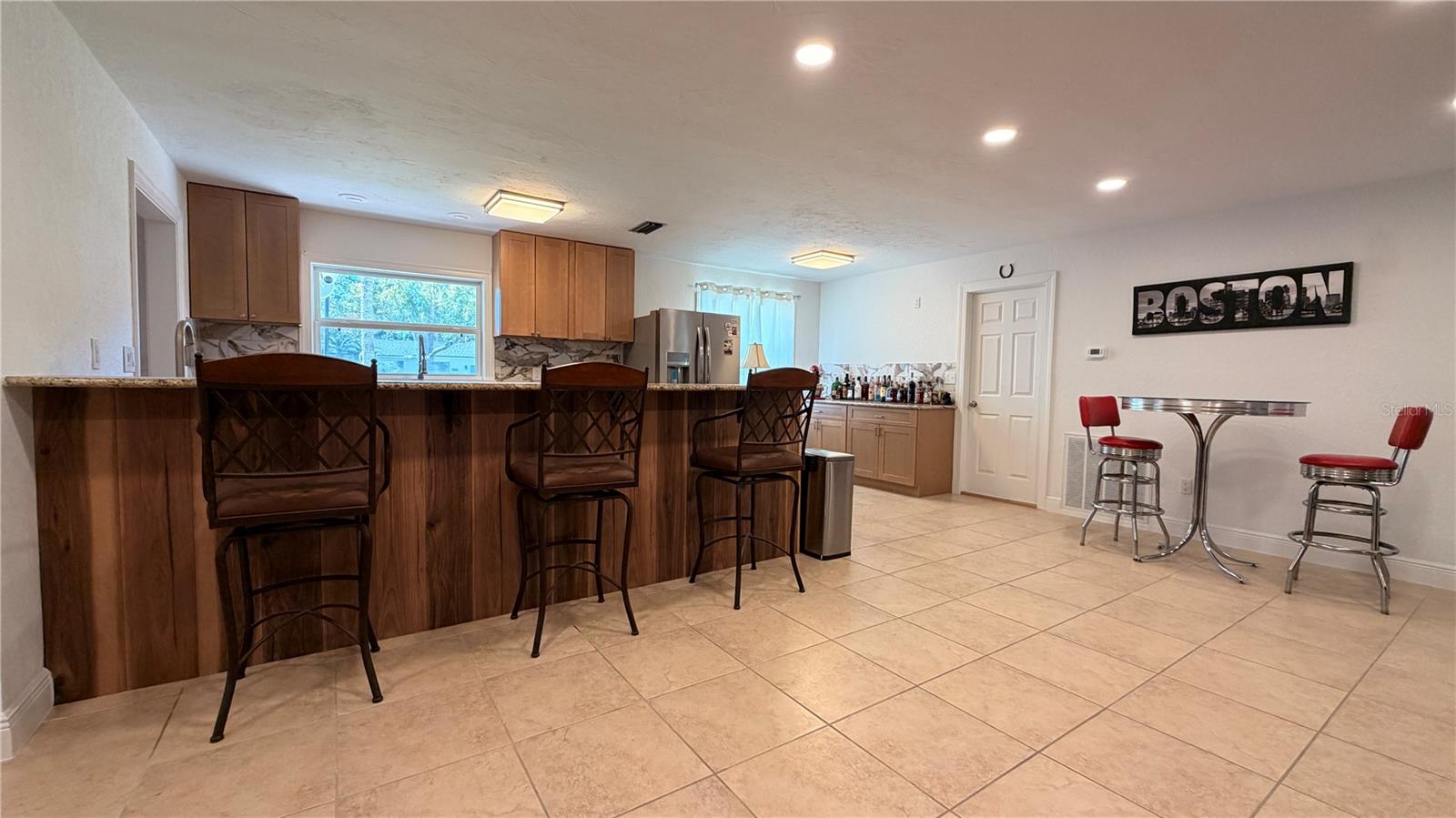 Image 5 of 32 For 1667 Dakota Avenue Ne