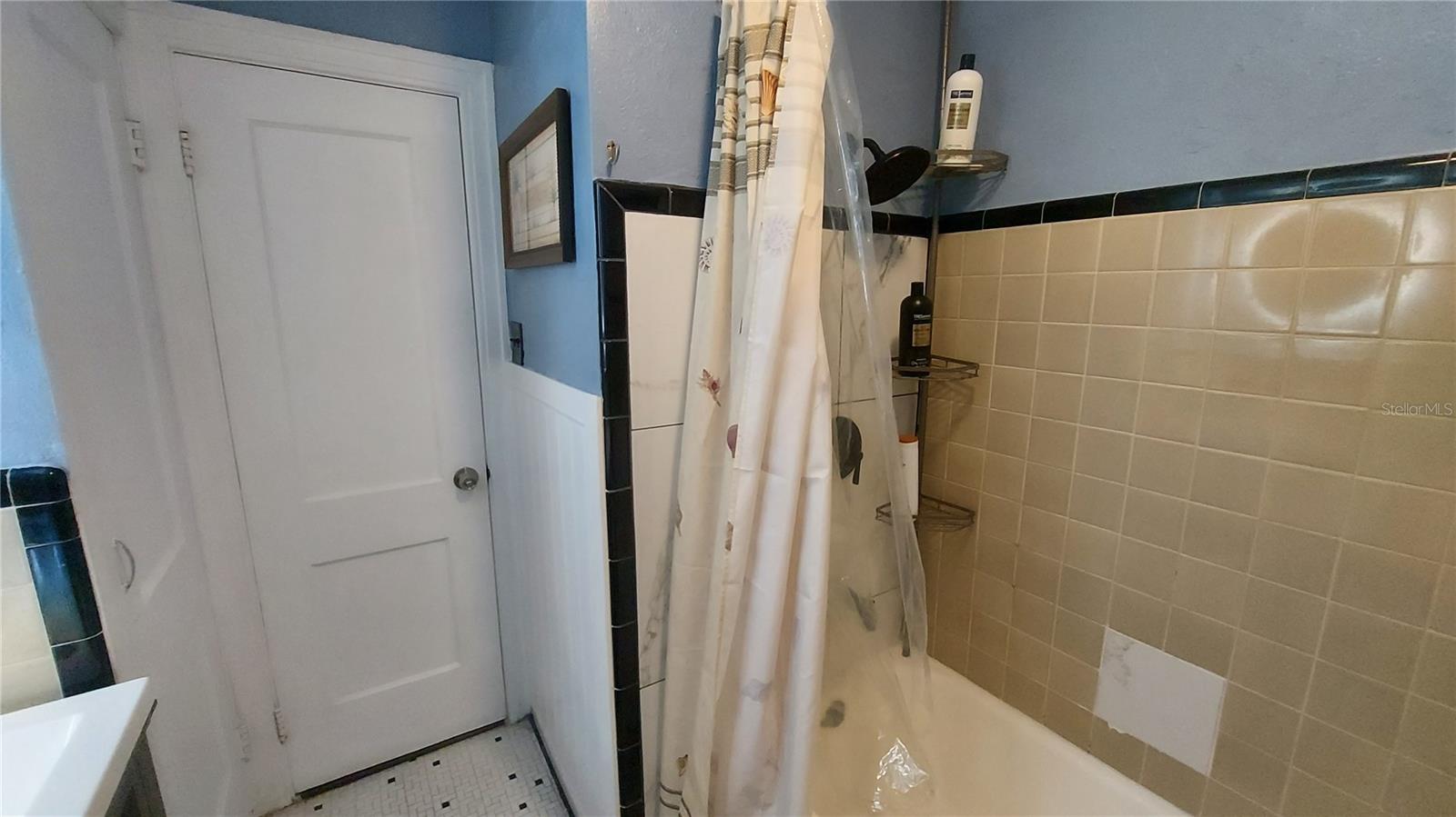 Image 15 of 36 For 110 Crest Avenue