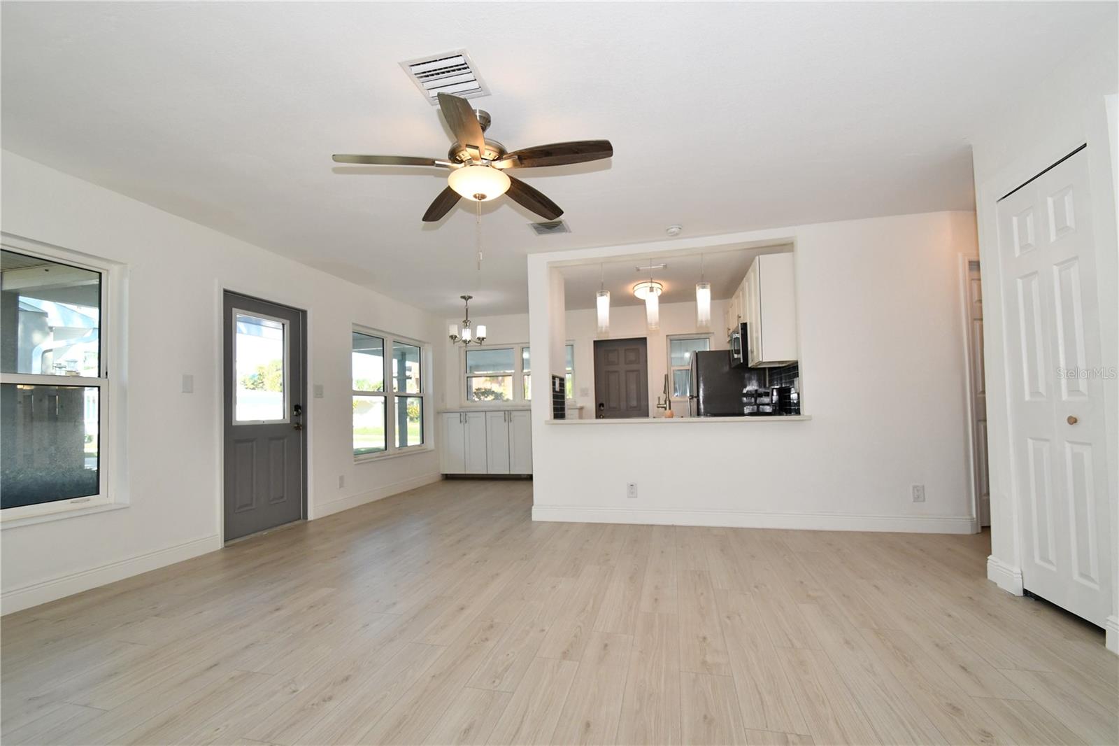 Image 4 of 15 For 547 Trade Winds Drive