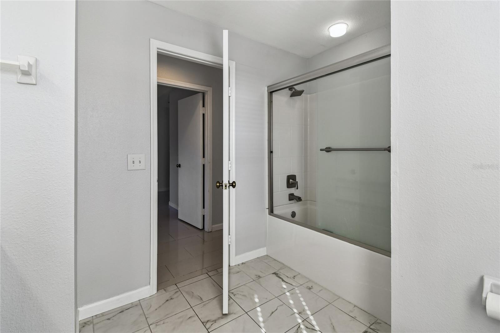 Image 12 of 26 For 13022 Arborview Place