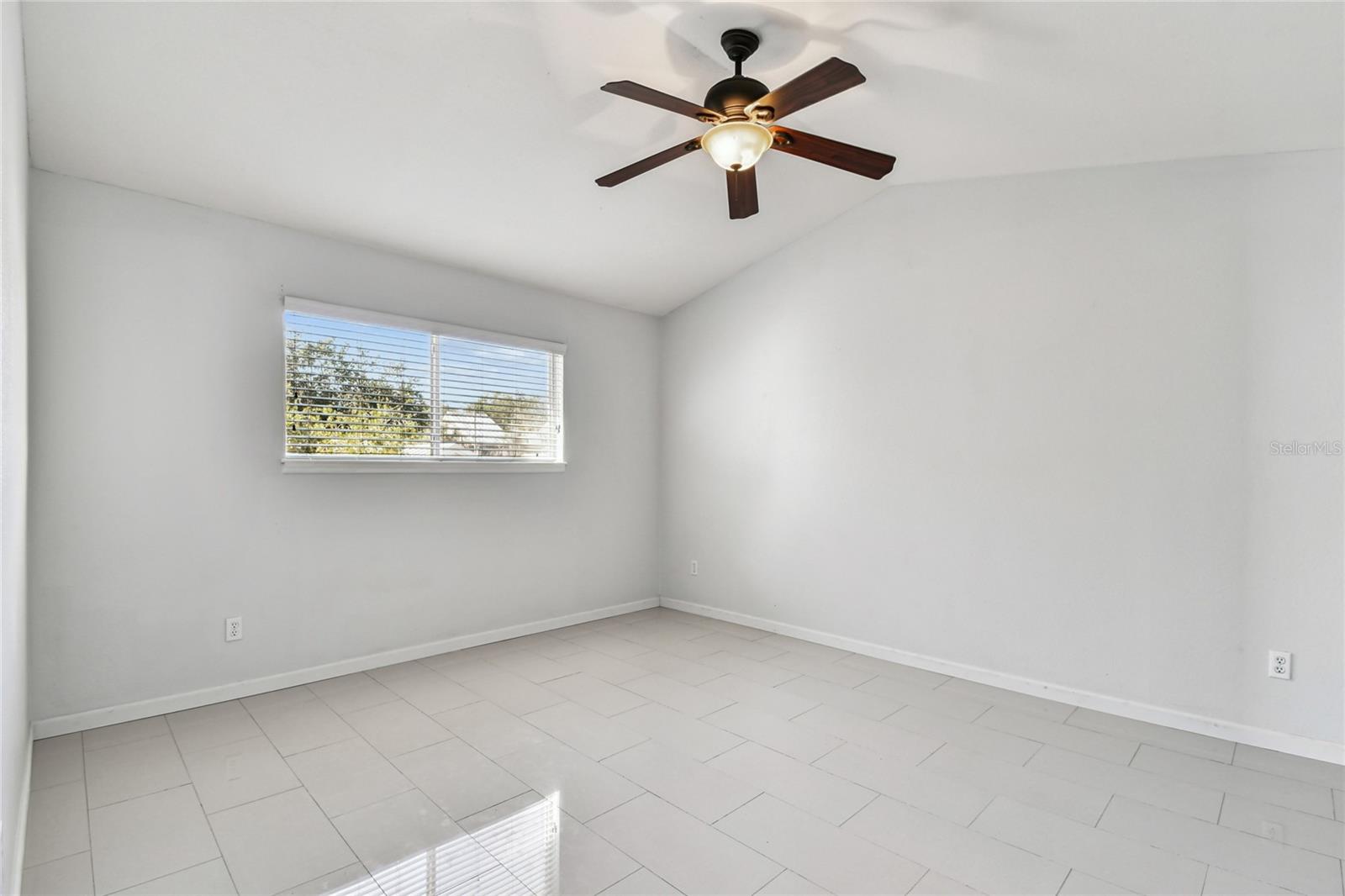 Image 13 of 26 For 13022 Arborview Place