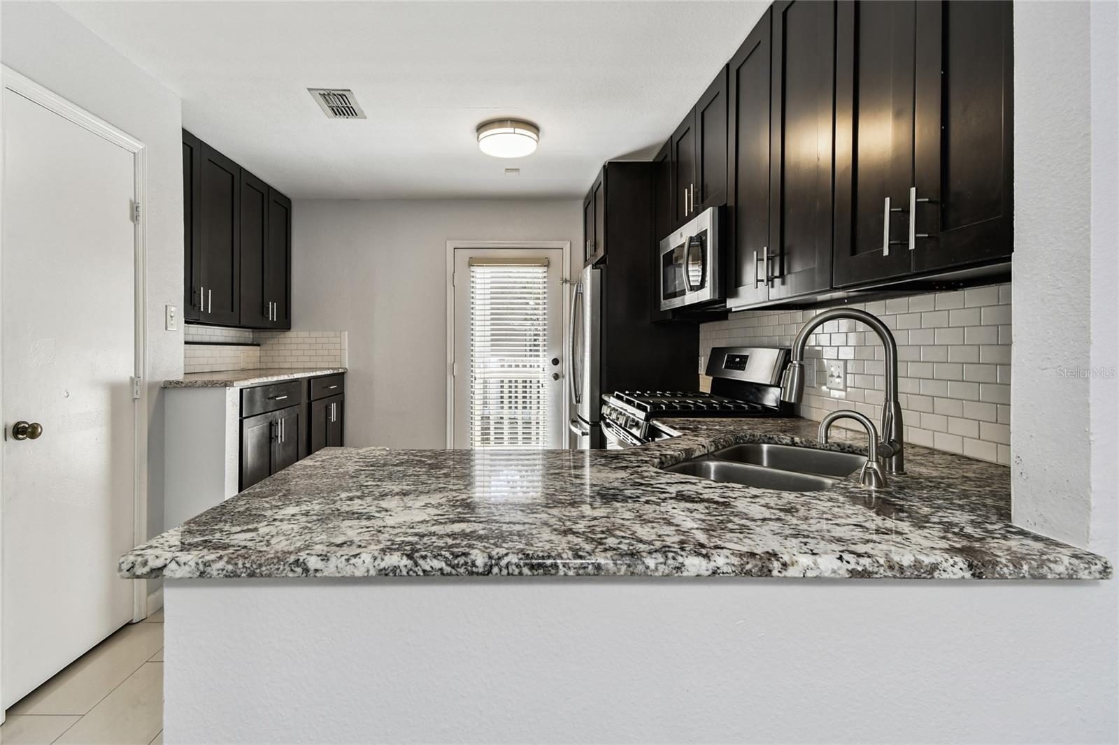 Image 3 of 26 For 13022 Arborview Place