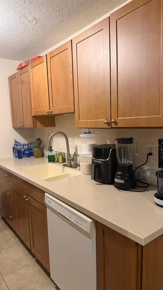 Image 3 of 5 For 1822 Bough  4