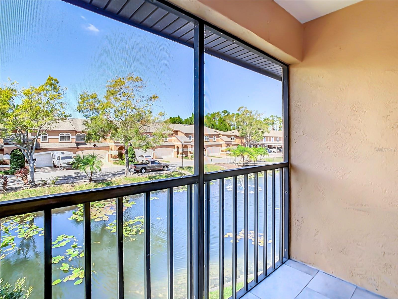 Listing photo id 18 for 14623 Par Club Circle 14623