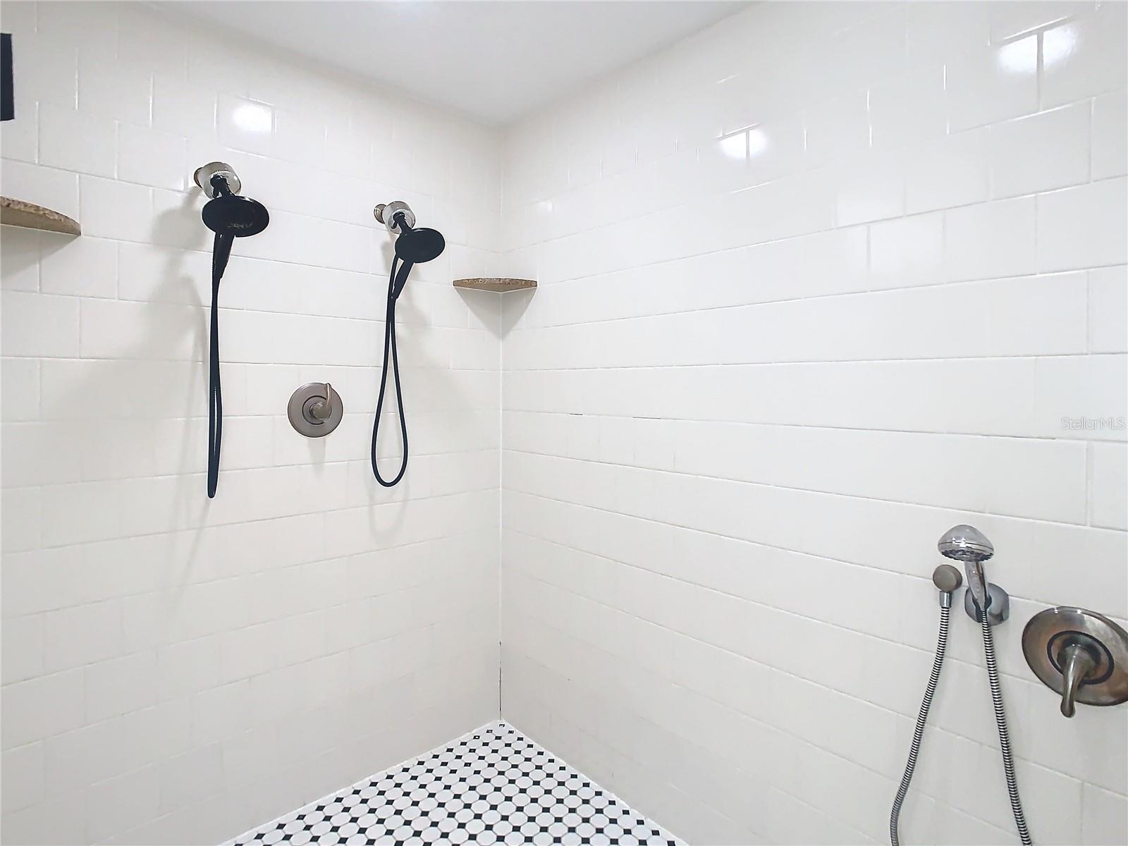 Listing photo id 20 for 14623 Par Club Circle 14623