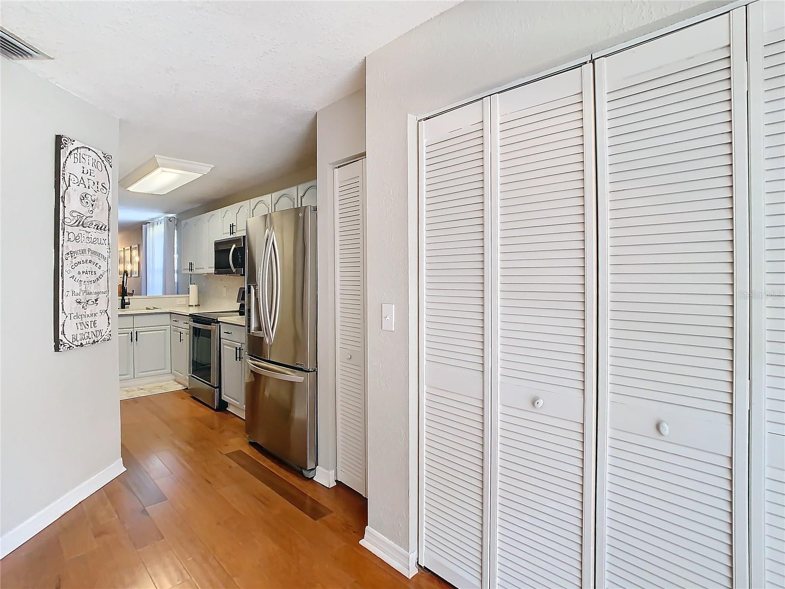 Listing photo id 4 for 14623 Par Club Circle 14623