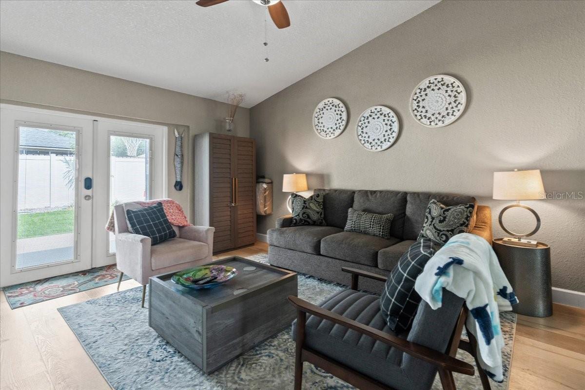 Image 11 of 27 For 9811 Sir Frederick Street