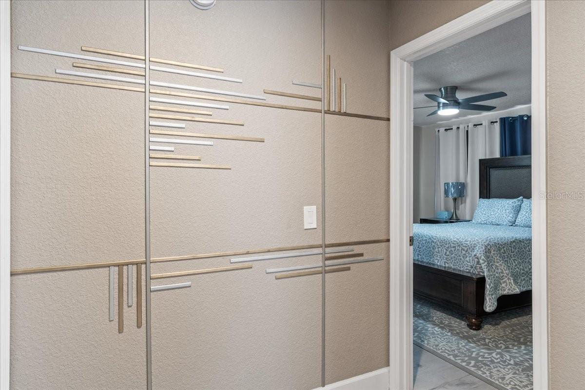 Image 17 of 27 For 9811 Sir Frederick Street