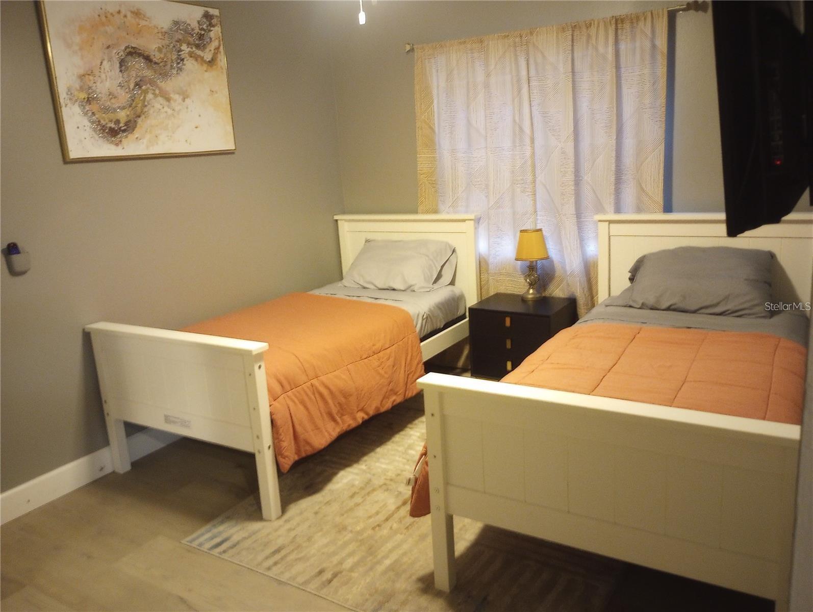 Image 21 of 27 For 9811 Sir Frederick Street