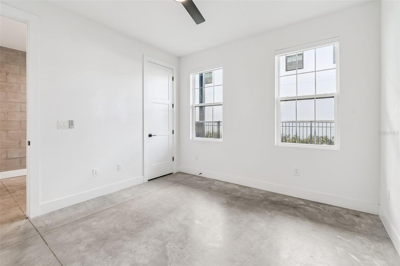 Image 11 of 60 For 2724 5th Avenue S