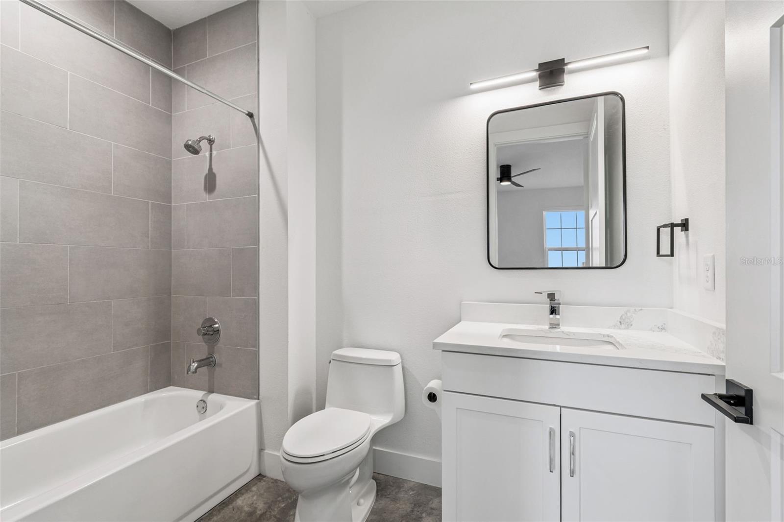 Image 12 of 60 For 2724 5th Avenue S