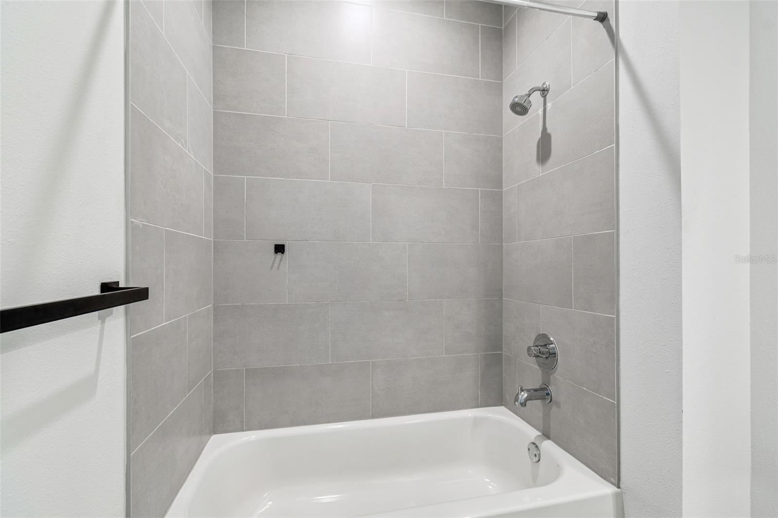 Image 13 of 60 For 2724 5th Avenue S