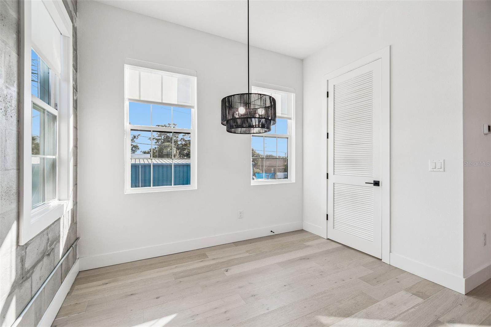 Image 28 of 60 For 2724 5th Avenue S