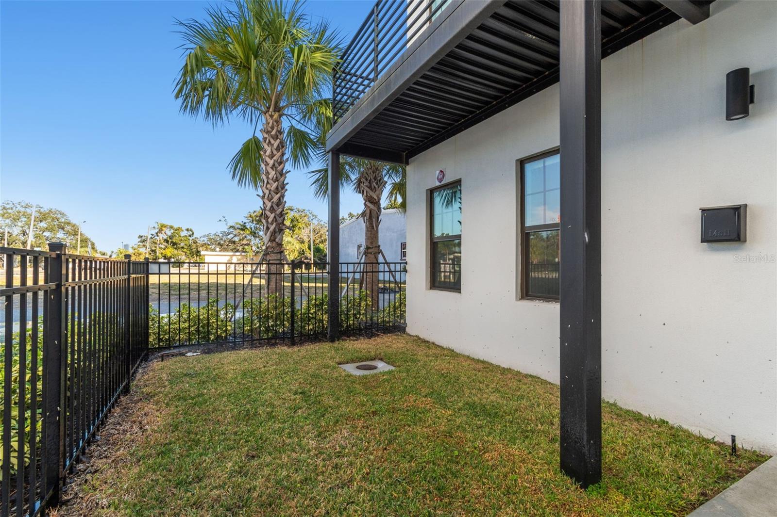 Image 3 of 60 For 2724 5th Avenue S