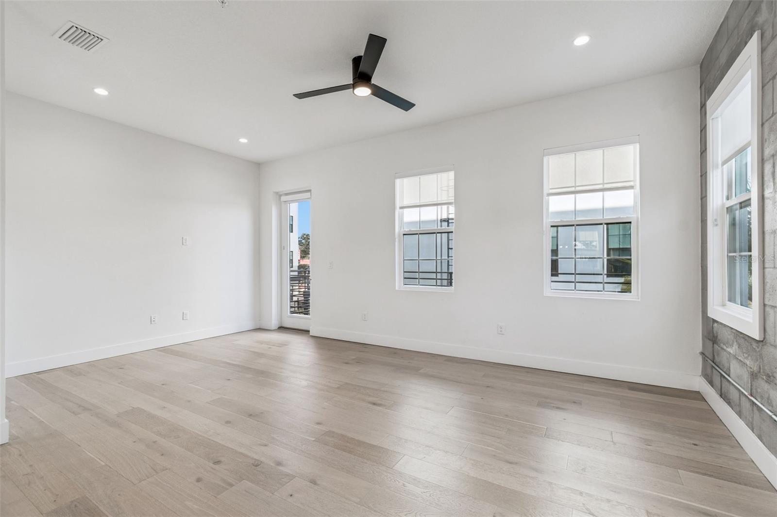 Image 31 of 60 For 2724 5th Avenue S