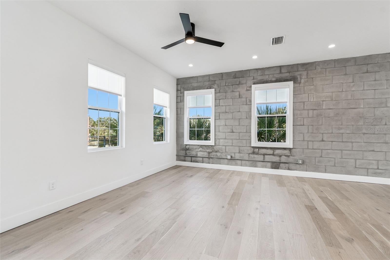 Image 34 of 60 For 2724 5th Avenue S