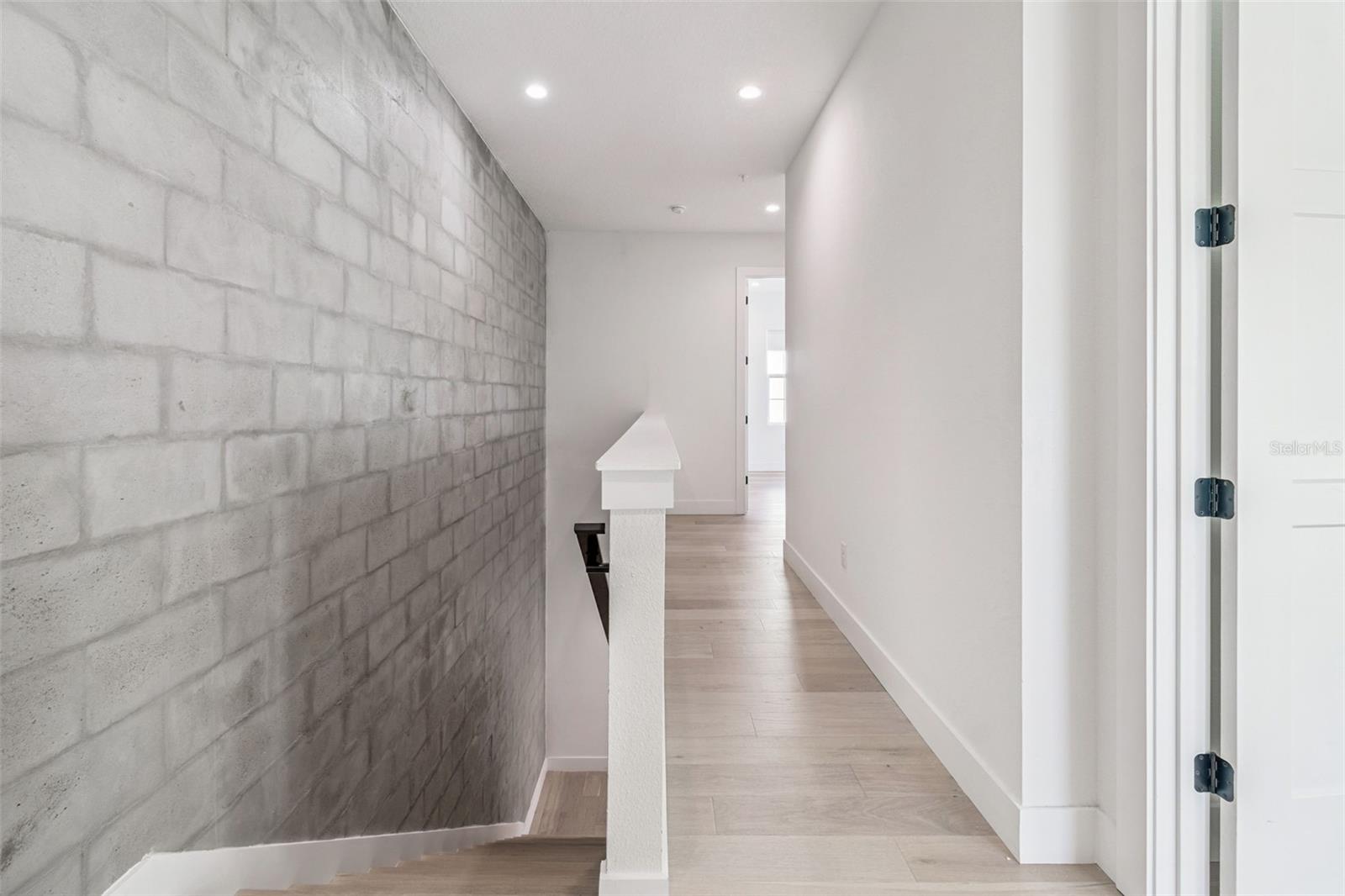 Image 41 of 60 For 2724 5th Avenue S