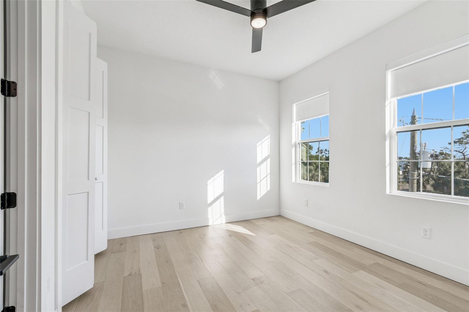 Image 44 of 60 For 2724 5th Avenue S