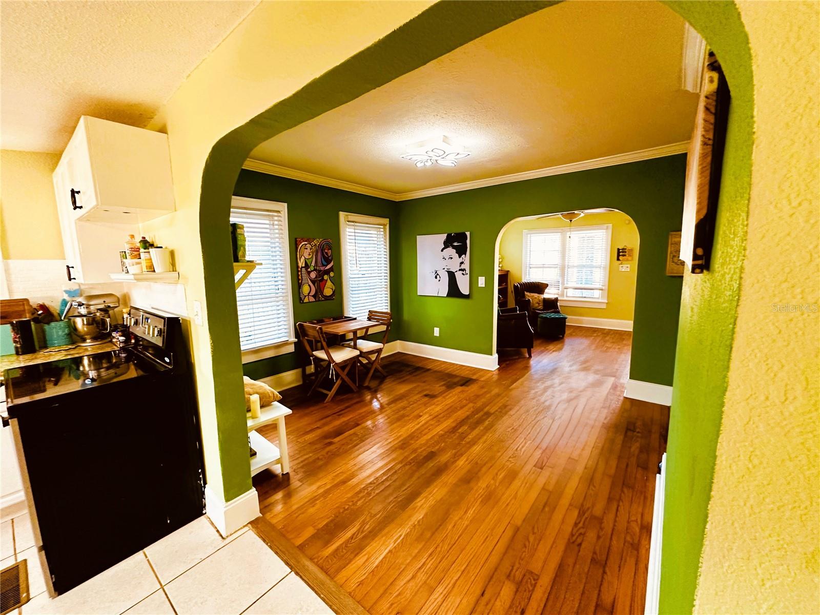 Image 15 of 21 For 2540 Dartmouth Avenue N