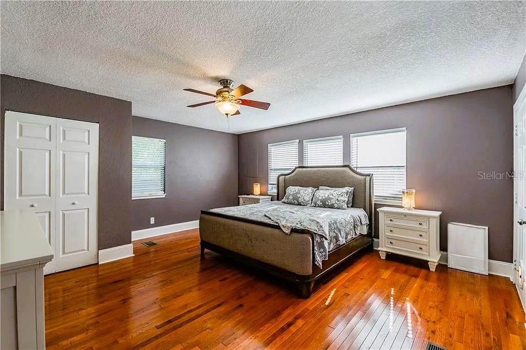 Image 16 of 21 For 2540 Dartmouth Avenue N