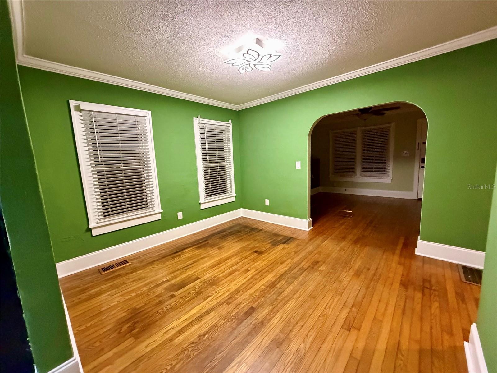 Image 6 of 21 For 2540 Dartmouth Avenue N