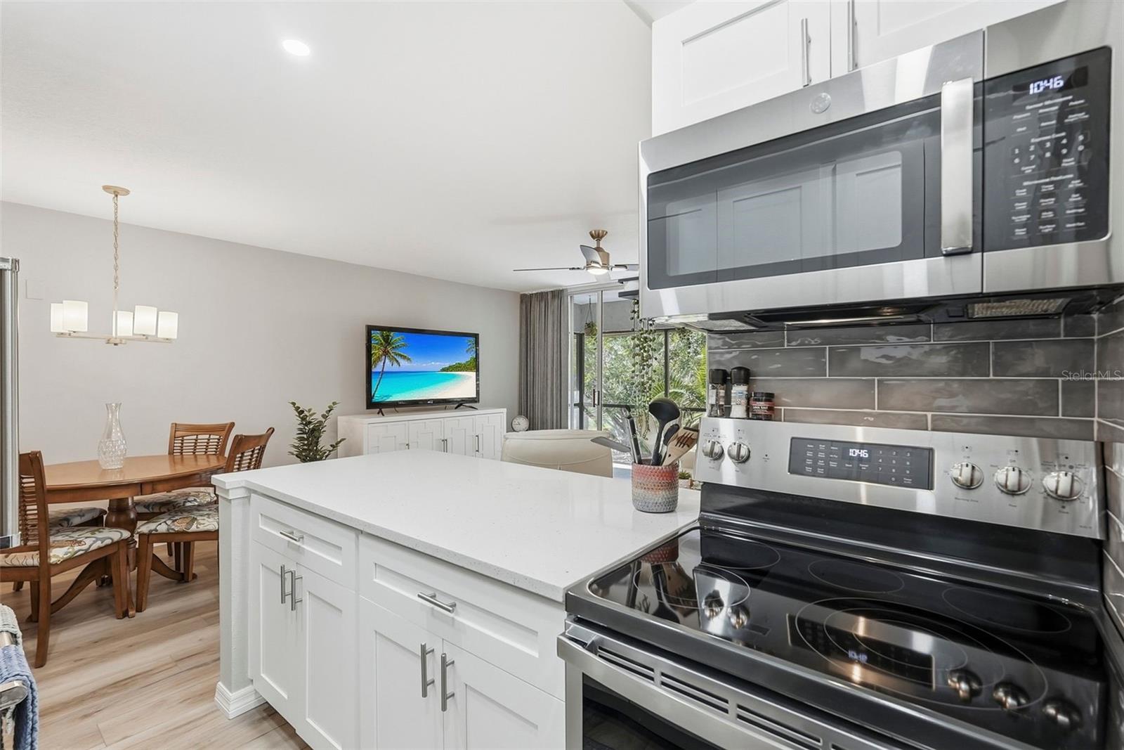 Image 10 of 60 For 12300 Vonn Road 10201