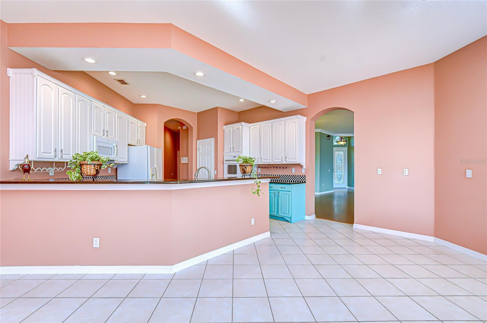 Image 11 of 33 For 22704 Cliffside Way